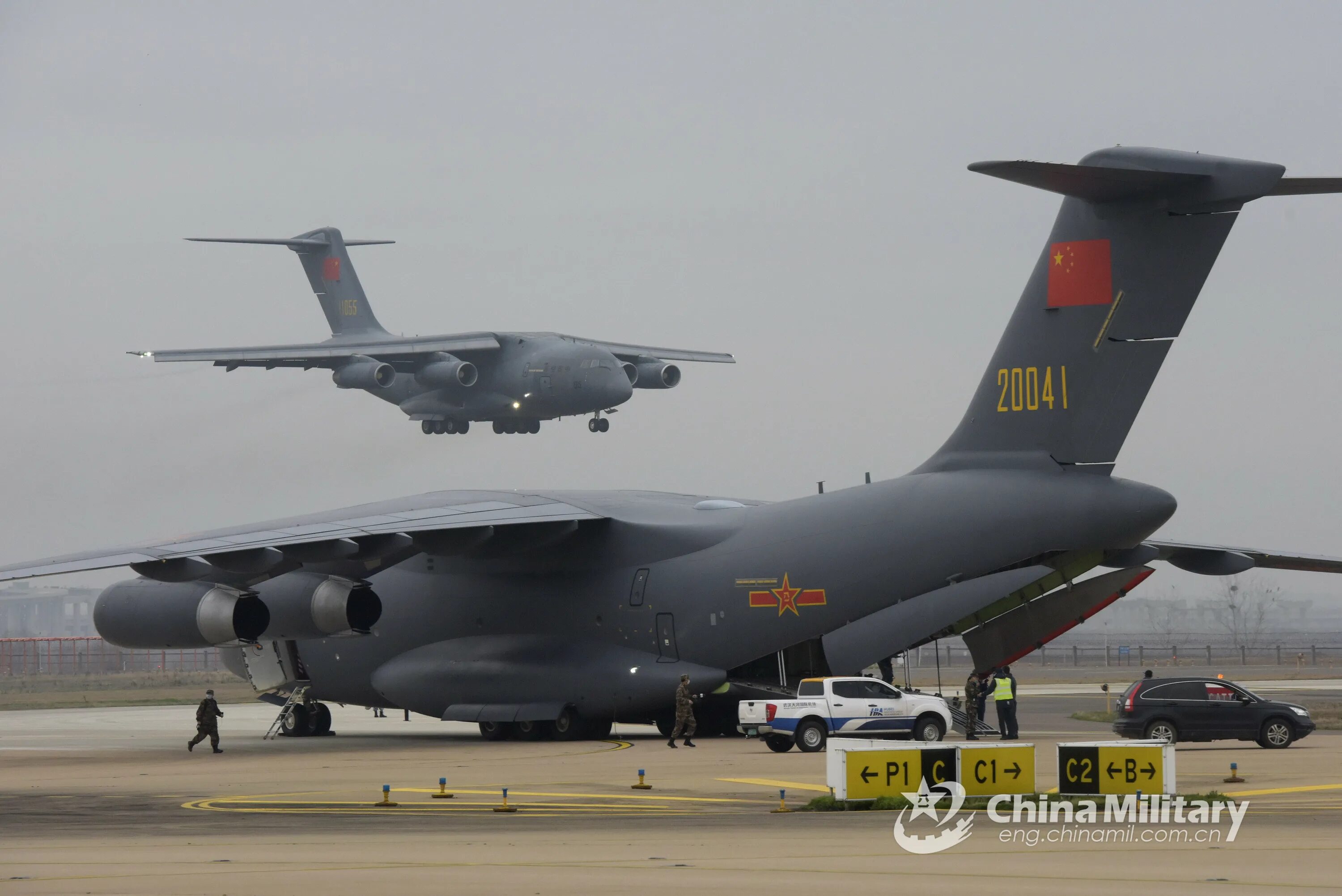 S y 20. Y-20 самолет Китай. Y-20 ВВС НОАК. Самолëт y-20 ВВС КНР. Y-20 военно-транспортный самолёт военно-транспортные самолёты.