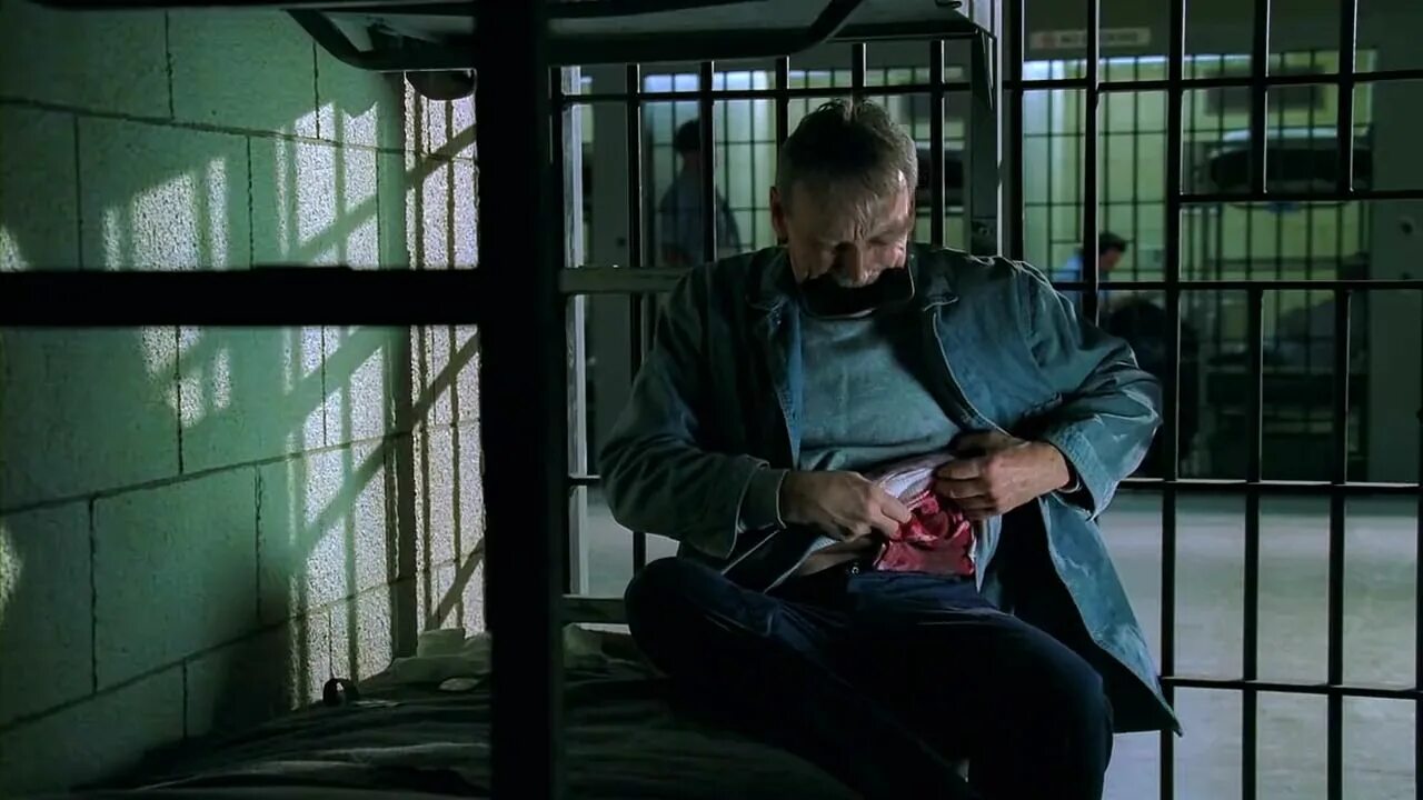Побег с помощью. Побег 2005 американский. побег из тюрьмы 2006.