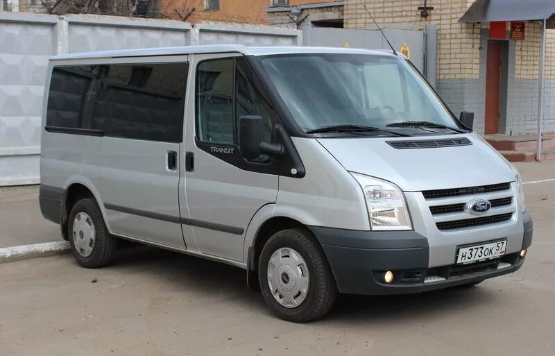 Форд Транзит пассажирский 8. Ford Transit 8 местный. Форд Транзит минивэн 8 мест. Ford Transit пассажирский 2010.