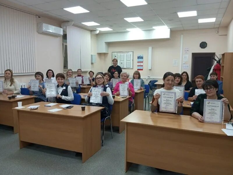 хороший коллектив. центр развития профессиональной карьеры. фото юфу для презентации powerpoint. центр развития карьеры. заседание приемной комиссии.