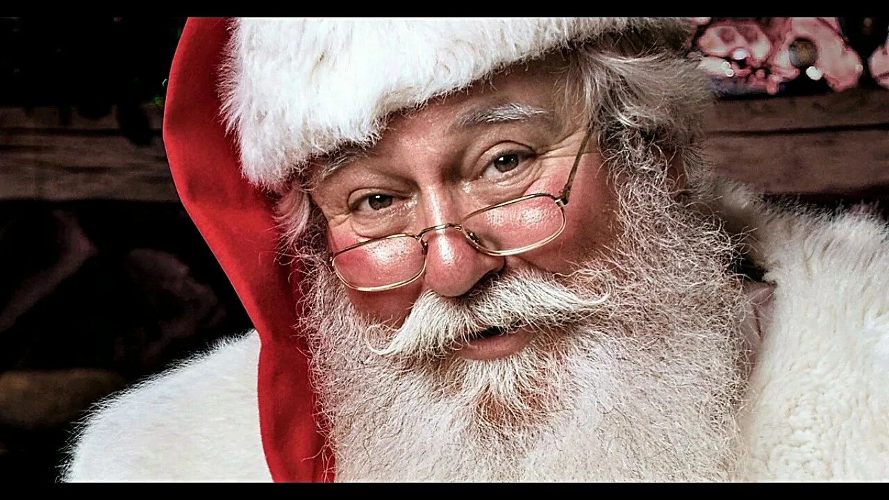 Блэк санта. Дед мороз удивляется. Тайный санта рисунок. Портрет деда мороза карандашом. Something on santa s face.