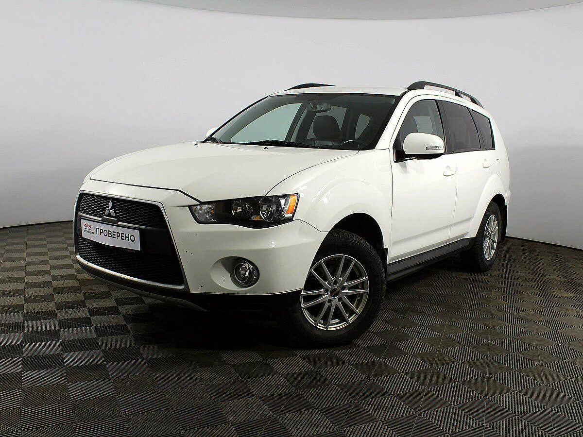 Мицубиси аутлендер артикулы. Митсубиси Аутлендер 2012 белый. Mitsubishi Outlander 2012 2.4 белый. Митсубиши Аутлендер 2012 белый. Outlander 2012.