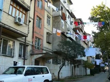 В честь кого назвали баку
