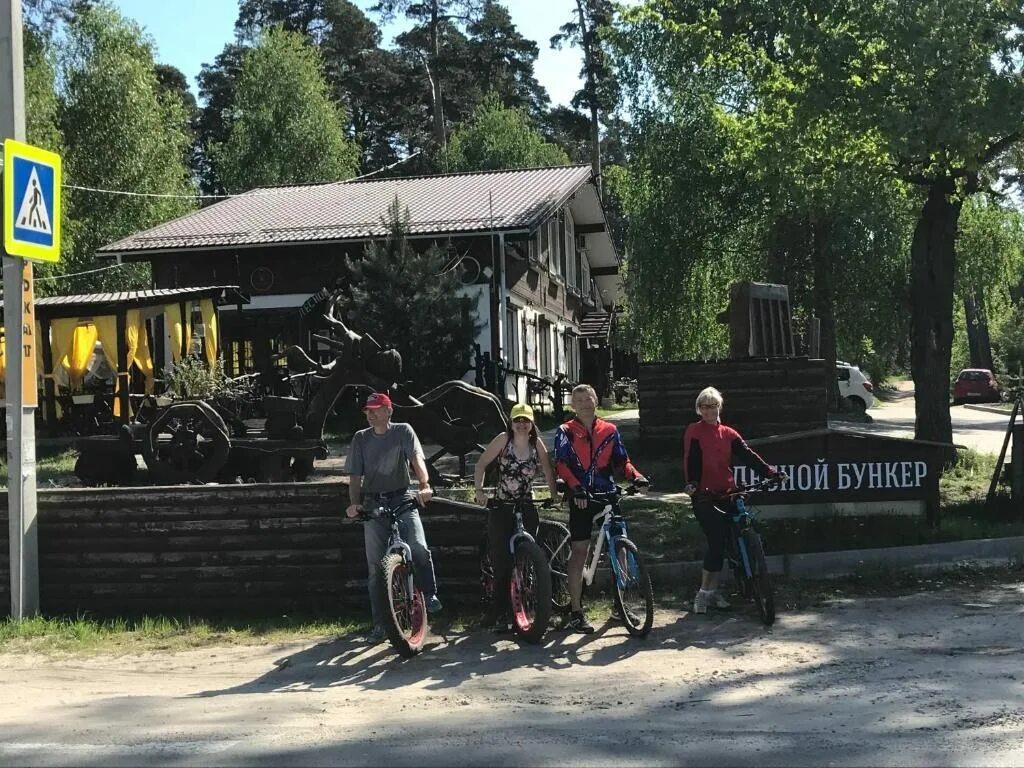 Лесной бункер солотча. Лесной бункер Рязань. Кафе Лесной бункер. Кафе Рязань Лесной бункер. Лесной бункер Рязань номера.