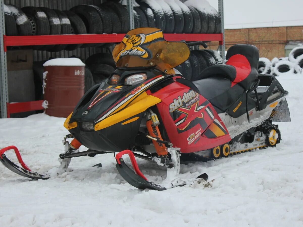 Brp ski doo mxz. Ski Doo MXZ 800. Снегоход BRP Ski Doo MXZ 800. Снегоход BRP Renegade 800. BRP Renegade 800 снегоход 2006.