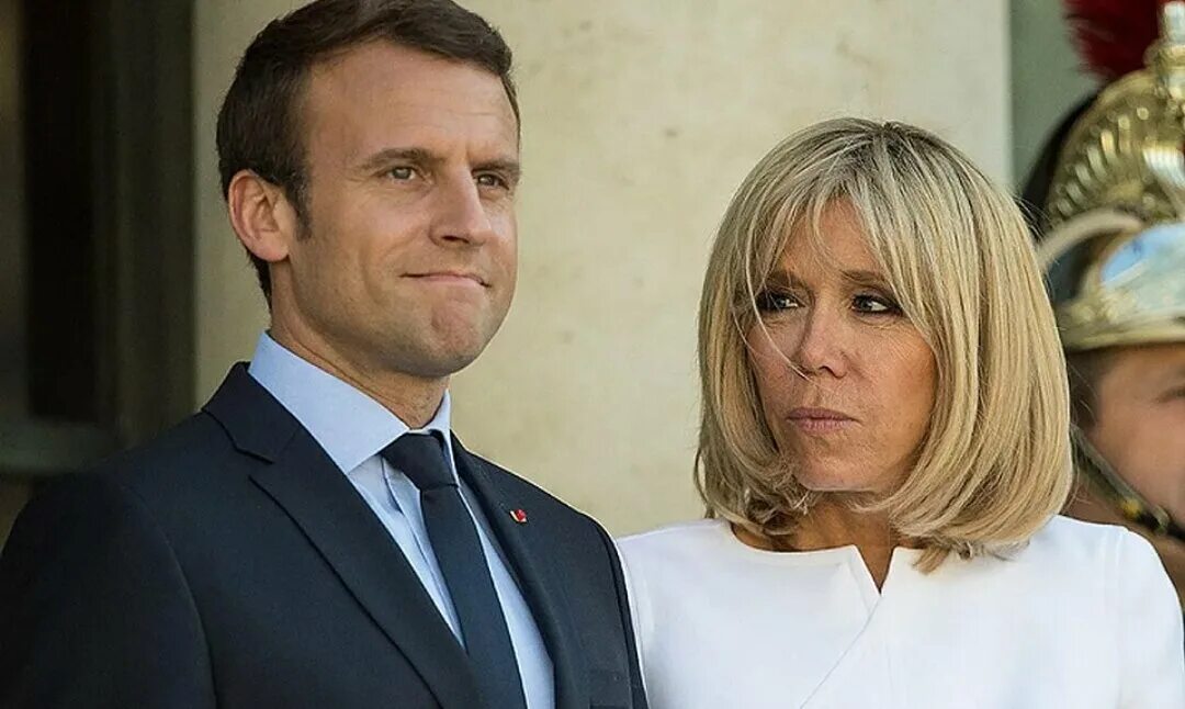 Сколько лет макрону и его жене. Женапрезидент Франции Мак. Франции Брижит Макрон. Жена президента Франции Макрона. Президент Франции Макрон с женой.