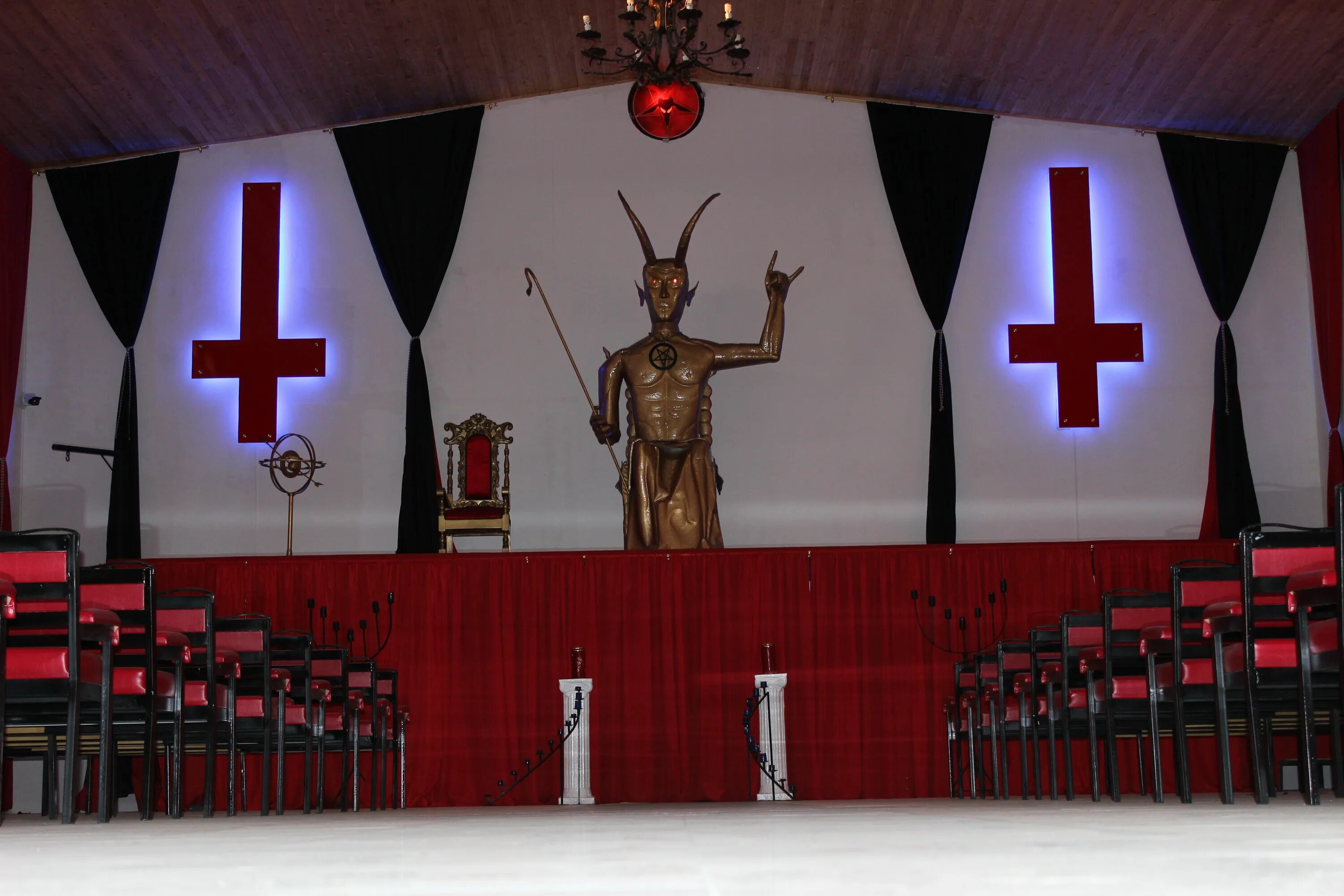 Сатаническая Церковь Сан Франциско. Церковь сатаны ссанфранциско. Сатанизм Церковь в Сан Франциско. Церковь сатаны в Сан Франциско США.