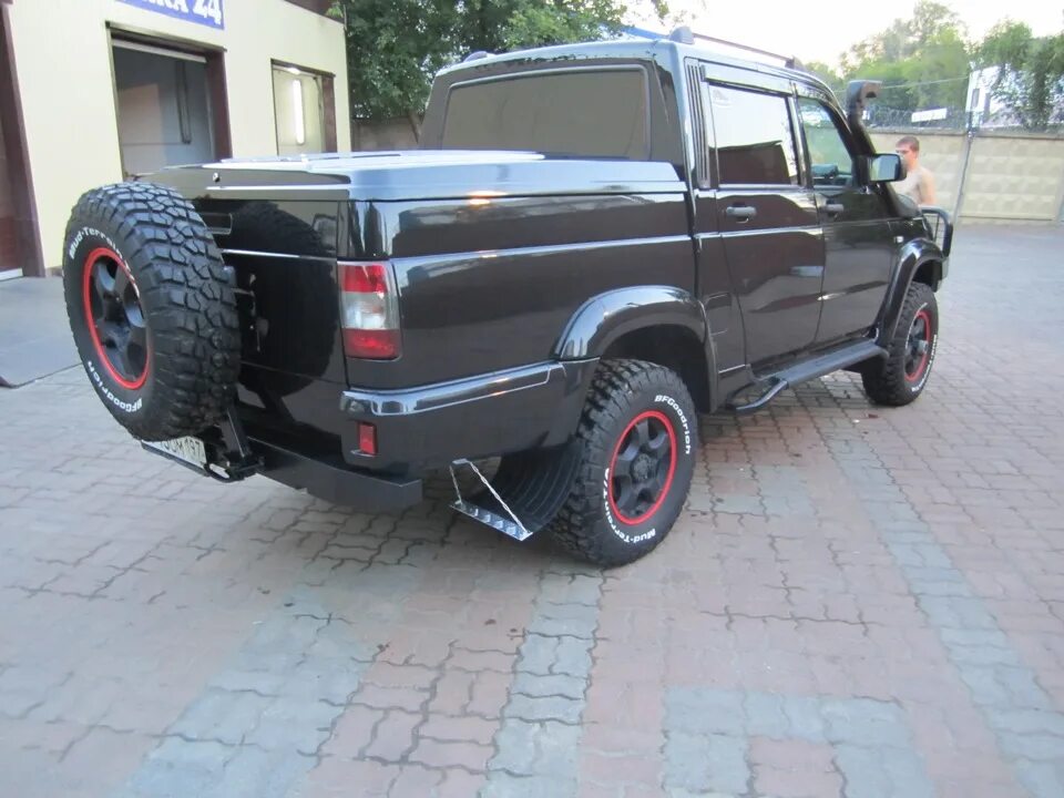 Брызговики UAZ Patriot Pickup. Широкие брызговики УАЗ пикап. Брызговики на УАЗ Патриот пикап задние. УАЗ Патриот пикап 2022 брызговики задние. Пикап брызговики