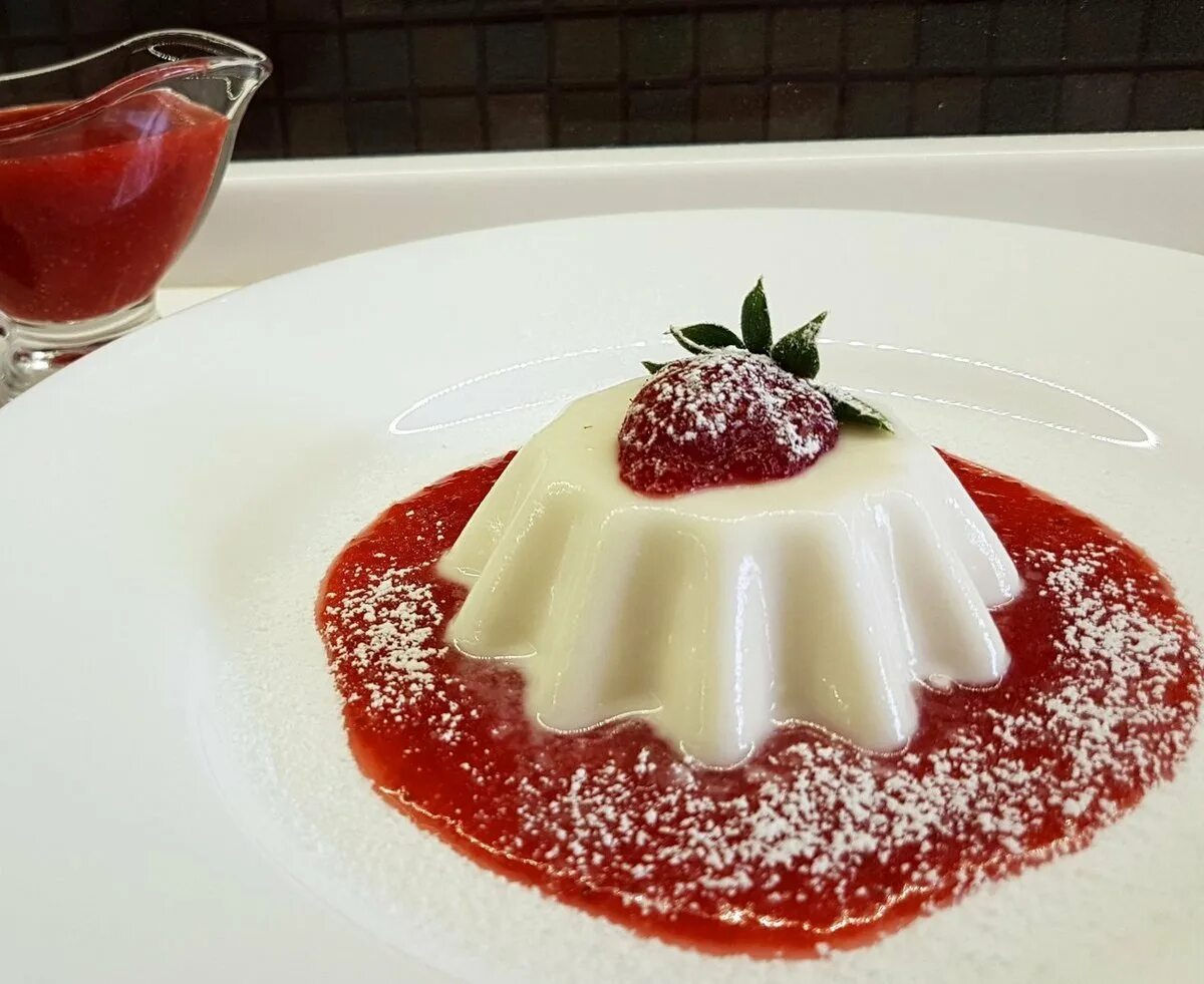 Pann. Итальянская panna cotta. базиликовая панакота. панна котта итальянские десерты. торт панна котта.