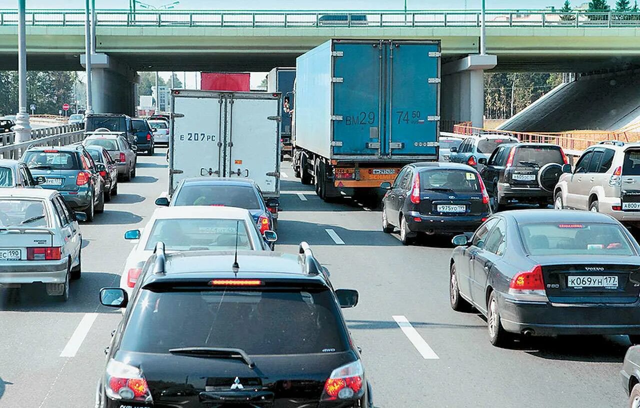 Московский автобус. Пропуск для грузовых машин 2009год 0 фото москва. Въезд транспорта в москву. Въезд в москву для грузовиков. Пропуск в центр москвы для грузовиков.