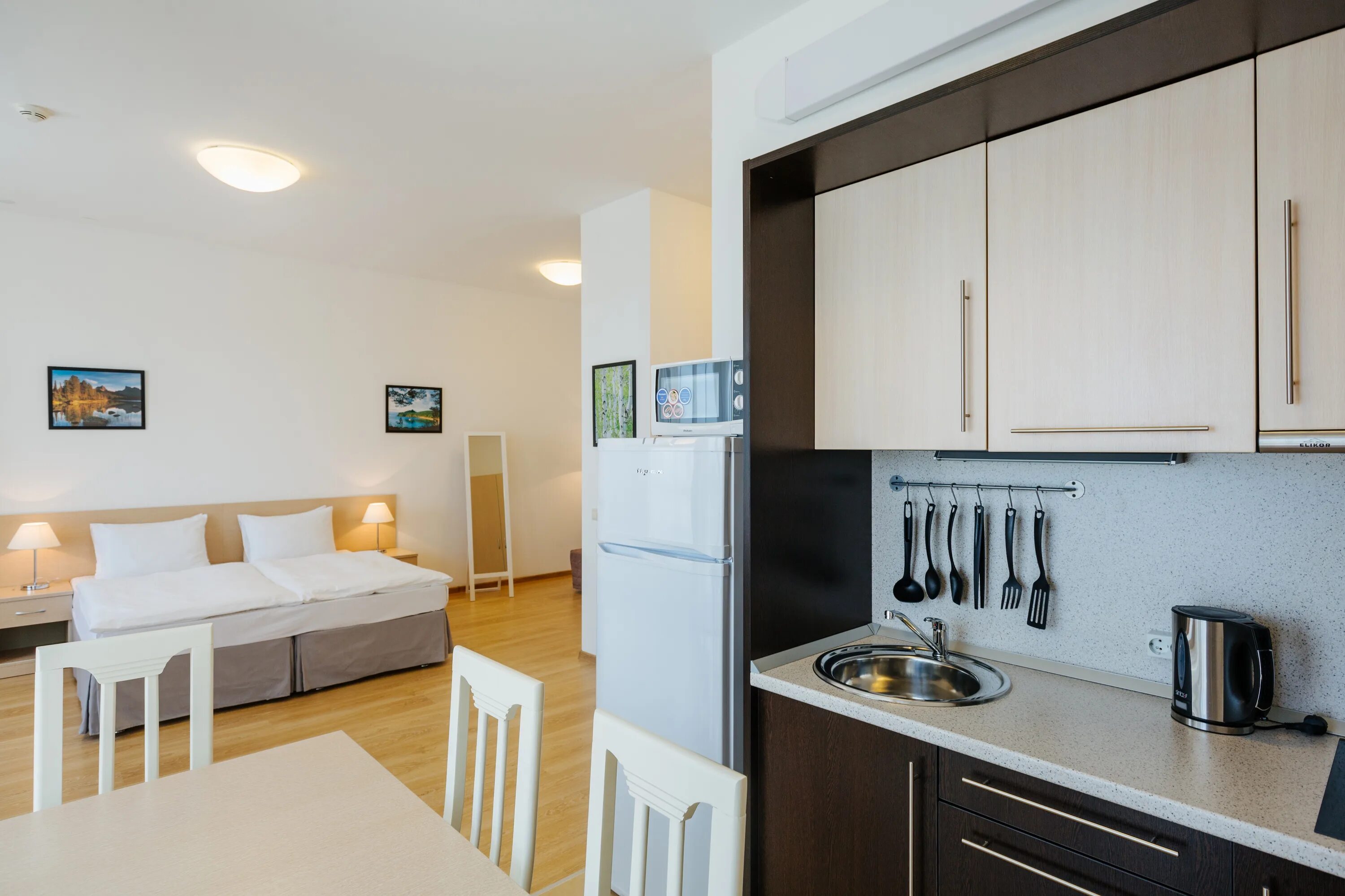 Сочи имеретинский заповедный квартал. Апарт отель екатерининский квартал. Кухни сочи. Кухня в квартире в сочи. Апарт-отель престиж 4 сочи адлер.