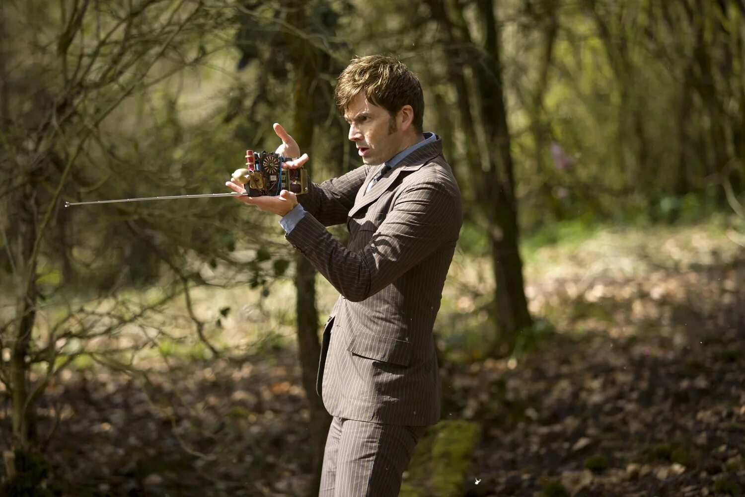 дэвид теннант сумерки. день доктора роза. 10 доктор день доктора. 10 доктор день доктора. десятый доктор и одиннадцатый доктор.