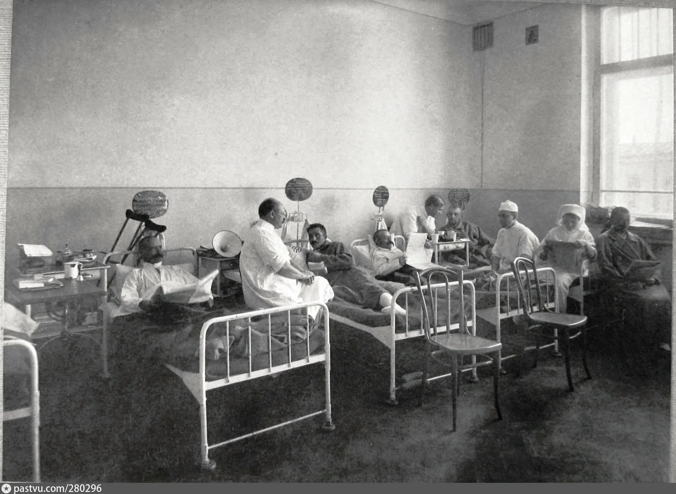 Барачная больница в Петербурге 1901 года. Операционная 1914 году госпиталь. Родильный госпиталь России 19 века.