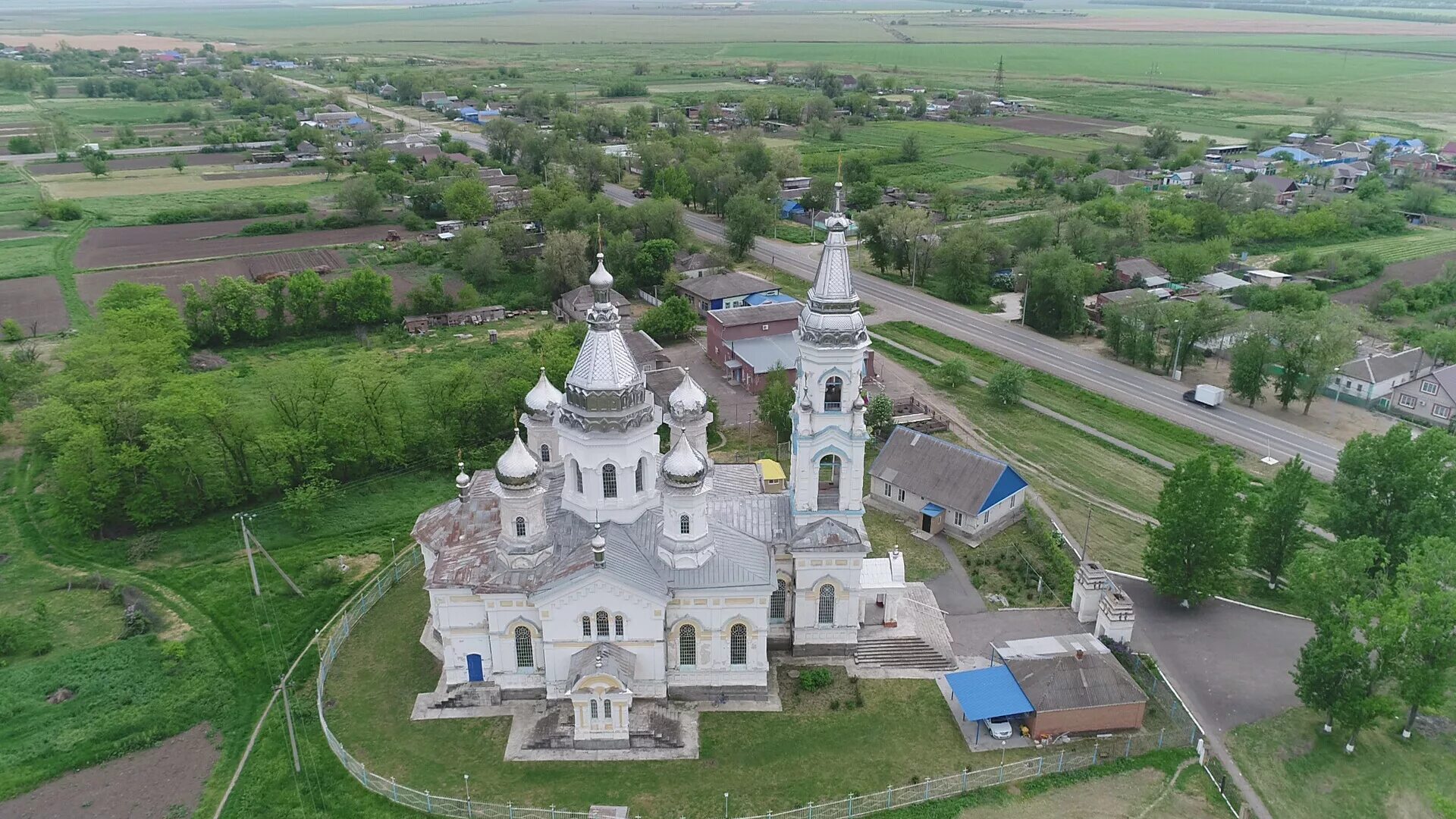 Красногвардейский районный ставропольского края. Село Дмитриевское Ставропольского края. Дмитриевская Ставропольский край храм. Дмитриевское Красногвардейский район Ставропольский край. Храм Николая Чудотворца в Дмитриевском.