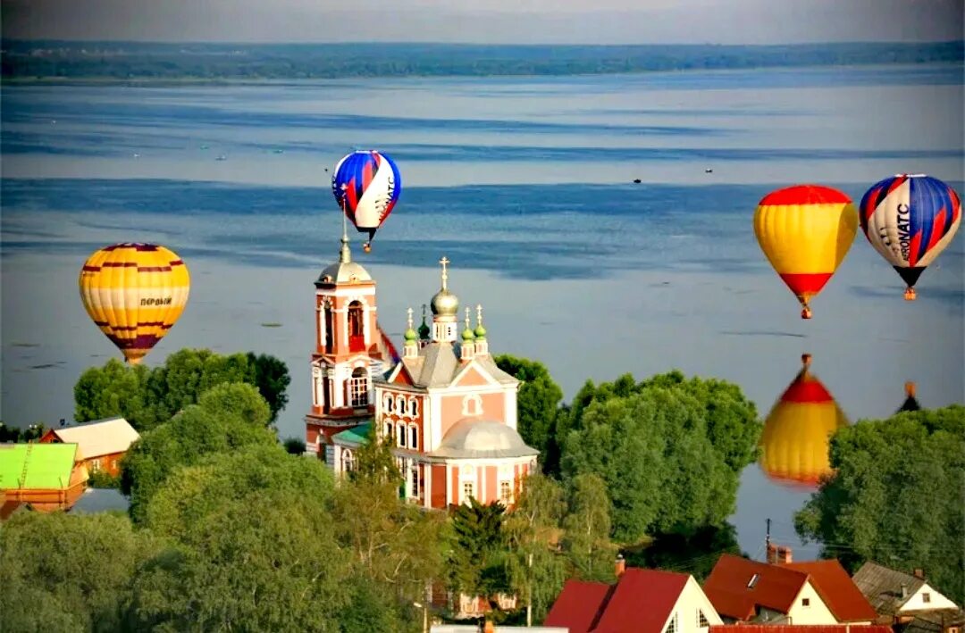 На воздушном шаре переславль. Плещеево озеро Переславль Залесский. Фестиваль воздухоплавания Переславль Залесский. Воздухоплавание Переславль Залесский. Переславль Залесский Плещеево озеро фестиваль шаров.