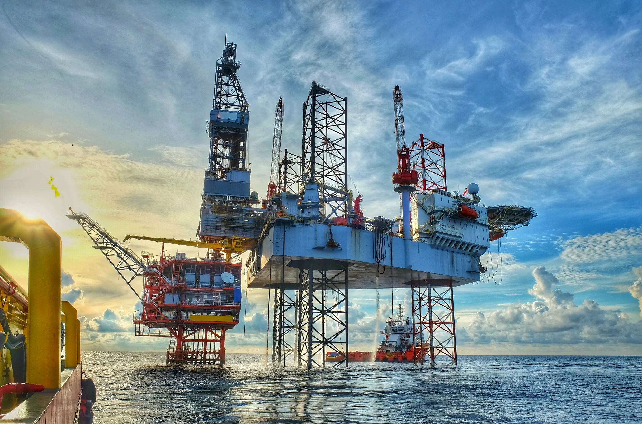 Добыча нефти отрасль. Нефтяная промышленность. добыча нефти. нефтегазовая промышленность. нефтедобывающая промышленность.