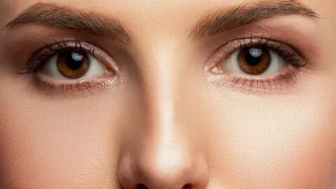 2 brown eyes