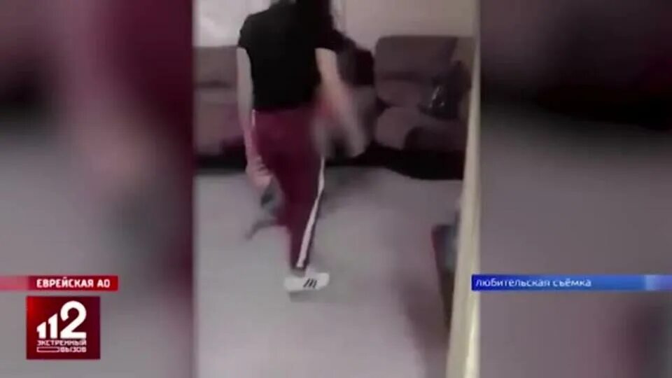 Биробиджан девушка издевательства. Надругались над девушкой. Подростки избили девушку. Избиение девушки из биробиджана. Биробиджан девушка издевательства.