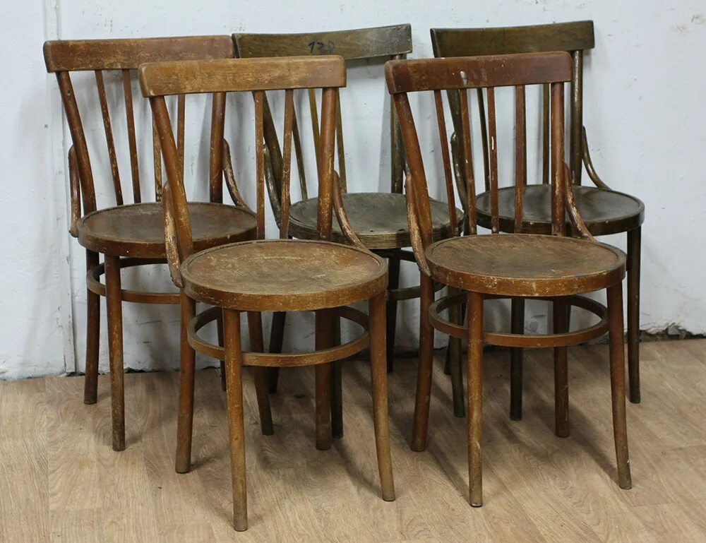 Старый стул. Старинные Антикварные стулья. Советские стулья ореховые. Авито старинные стулья.