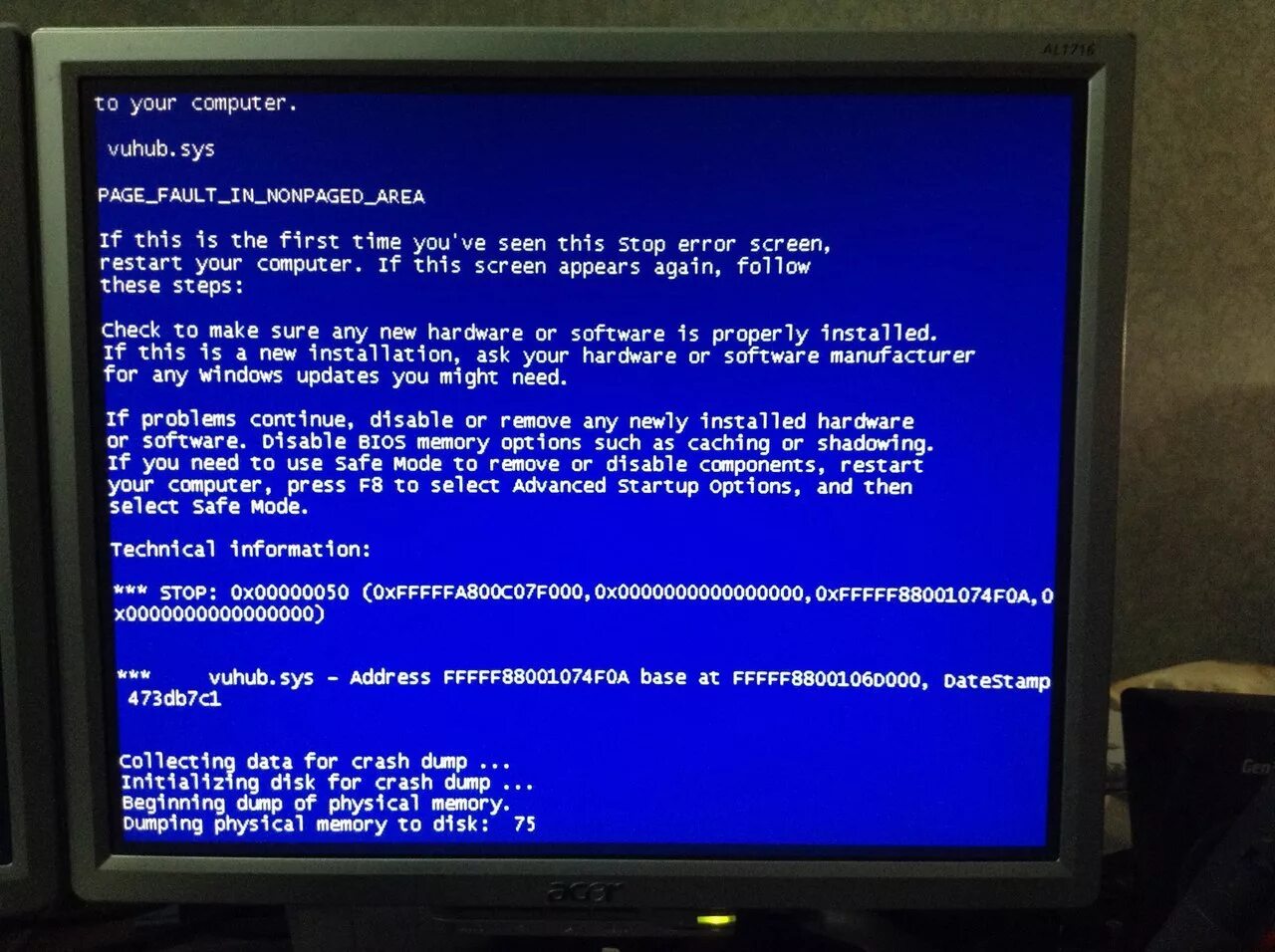 Синий экран collecting data for crash Dump. Черный экран смерти. Синий экран VHS.