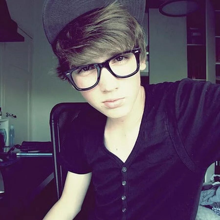 Look at that boy what s name. Boys that look like girls. emo in glasses. tumblr boy in glasses. that boy.
