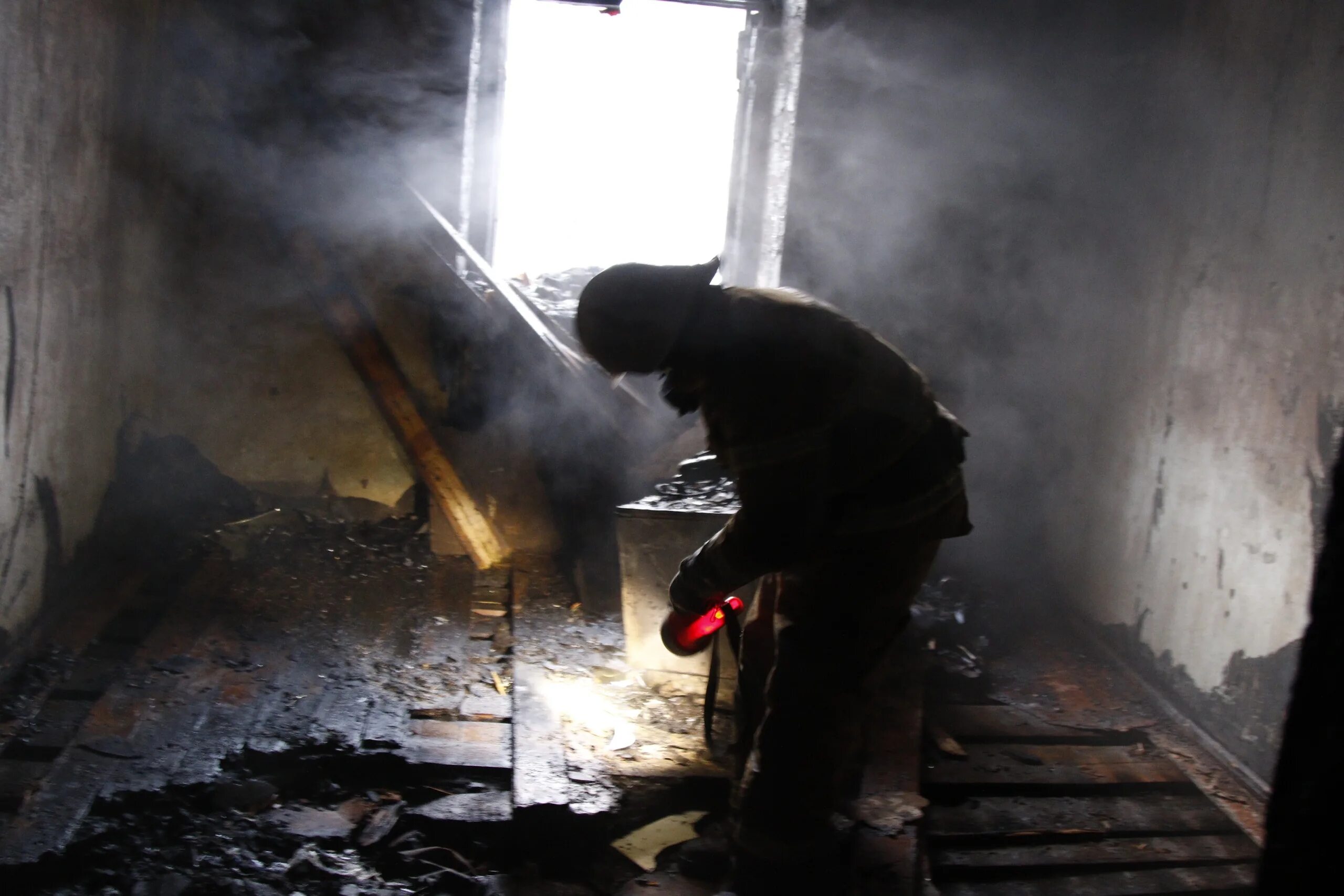 Пожар в Казани сейчас в Дербышках. Печи после пожара. Сгорел дом в Дербышках. После сильного пожара