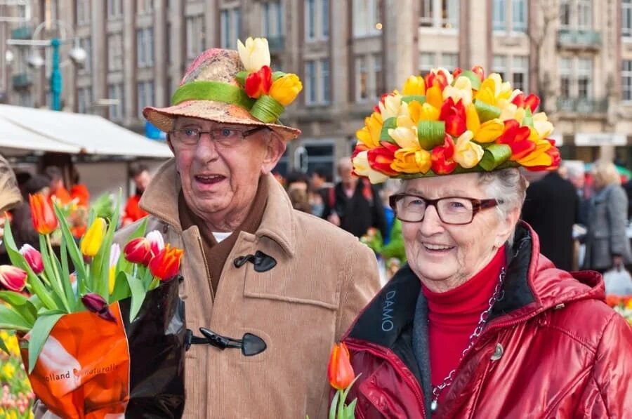 Национальный праздник бабушек во Франции. Праздник цветов в Голландии. Праздник тюльпанов в Голландии. Фестиваль тюльпанов в Голландии. День бабушек во франции