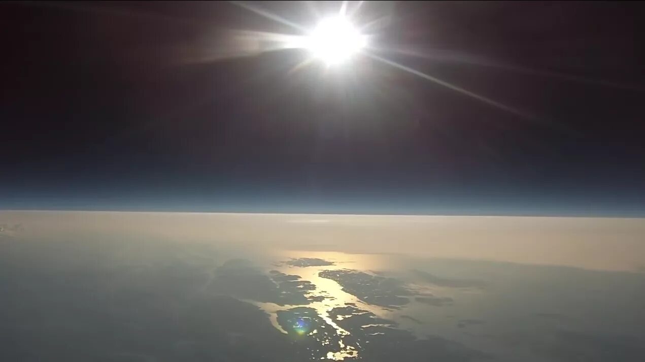 Плоский горизонт. Плоский горизонт из космоса. плоская земля горизонт. вид плоской земли с высоты. солнце над плоской землей.