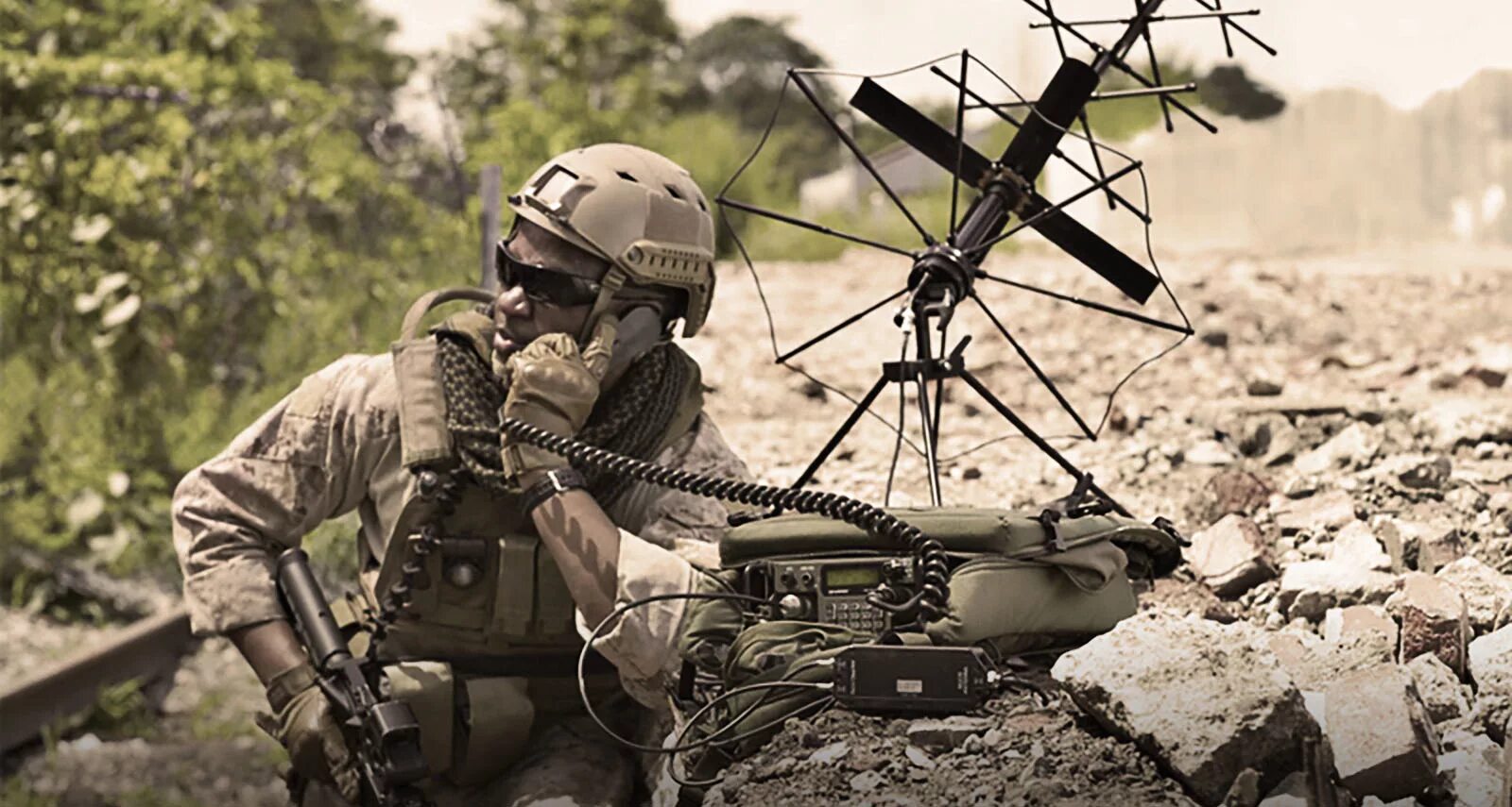 Soldiers radio. An/PRC-117g Falcon III. Harris PRC 152 Falcon III. Радиостанция Harris Falcon 3. Harris PRC 117.