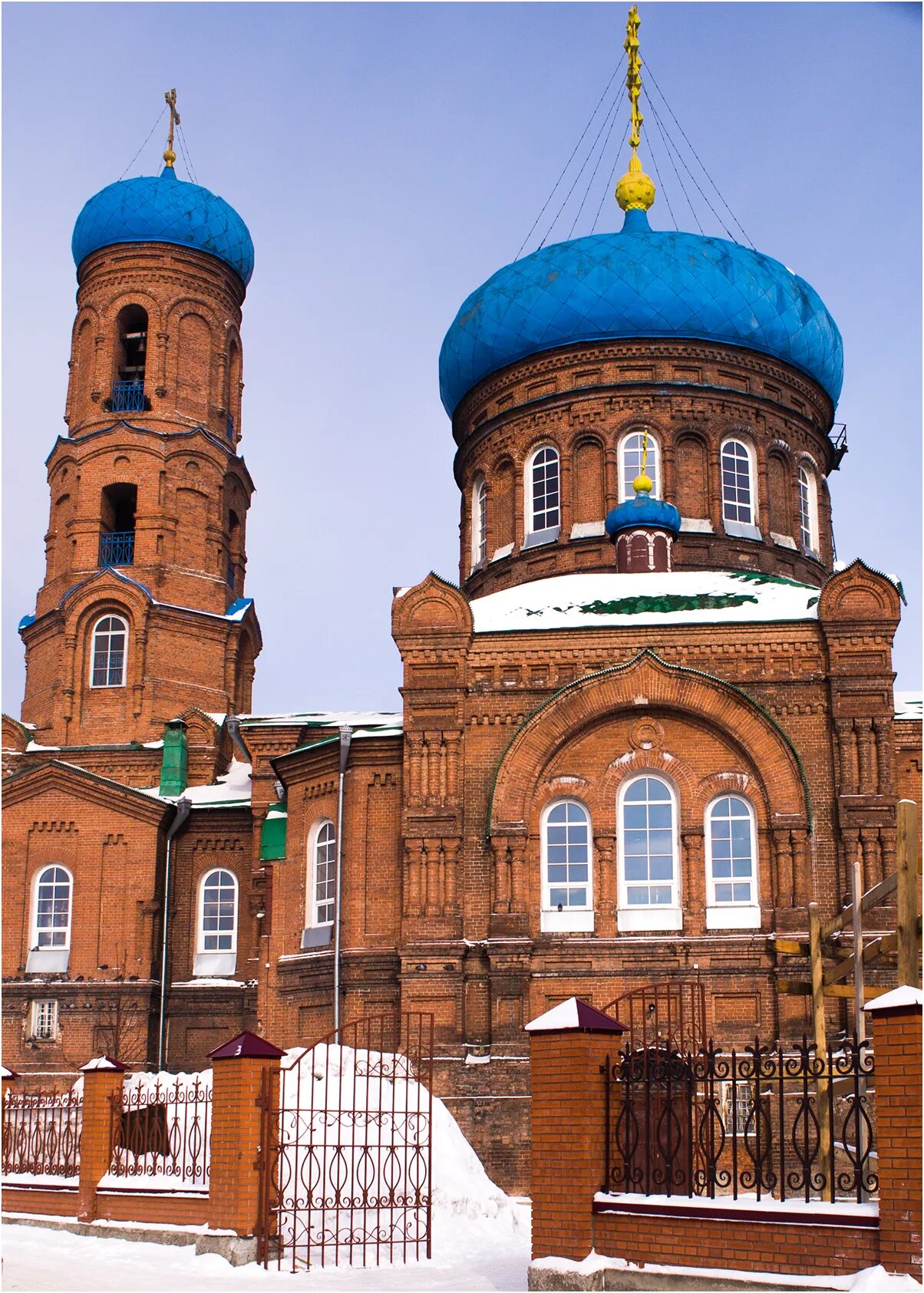 Покровском кафедральном соборе барнаула. Покровская собор барнаул. церкви барнаула покровский собор. кафедральный собор барнаул. покровский кафедральный собор в барнауле алтайский край.