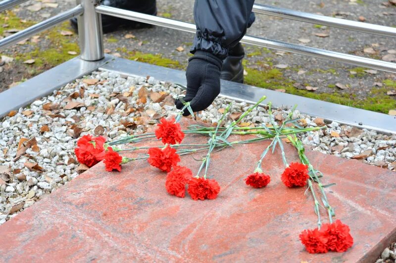 День памяти погибших при выполнении. День памяти смерти. 8 Ноября день памяти. Погибшие пензенцы на Украине.