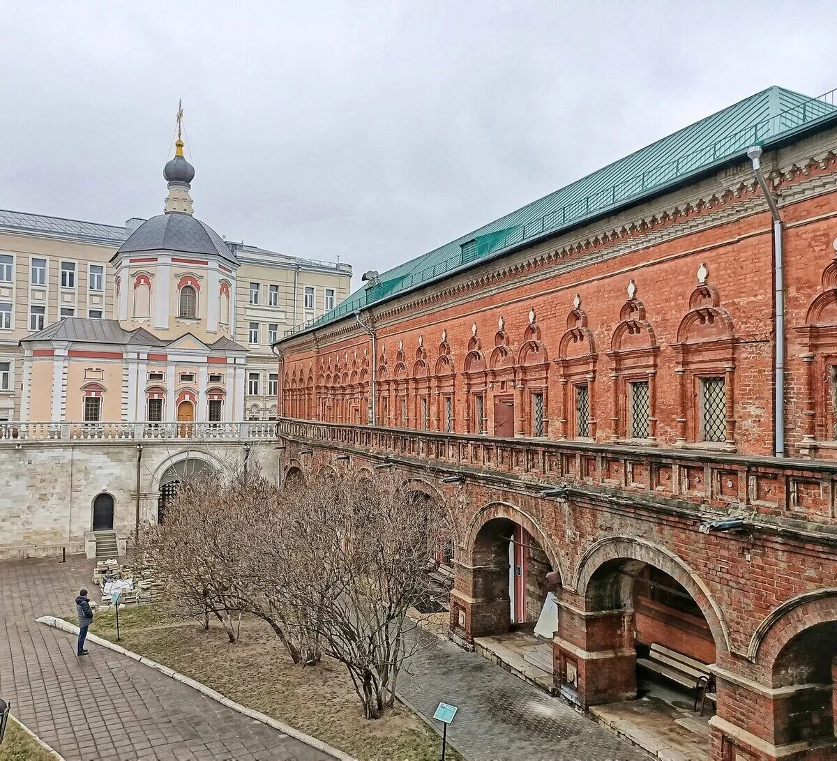 Высокопетровский монастырь сайт. Нарышкинские палаты высоко-Петровского монастыря. Высокопетровский монастырь. Патриаршие палаты +Высокопетровский монастырь. Петровский монастырь в Москве.