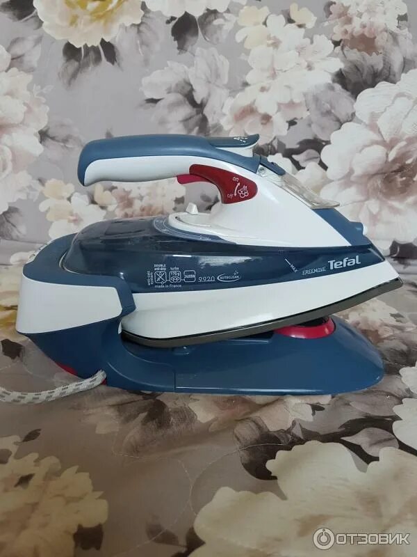 Tefal fv9920. Утюг Тефаль Freemove. Утюг Тефаль беспроводной FV 9920. Tefal Freemove fv9920. Беспроводной утюг тефаль