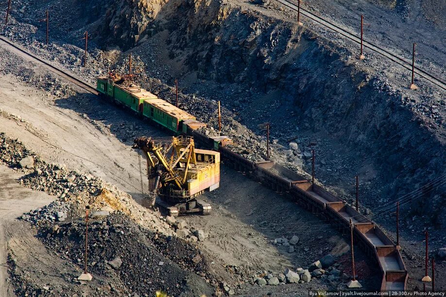 Фабрика рмк михеевский гок. Технологии гок. Грк быстринское карьер. Технологии гок. Лебединский горно-обогатительный комбинат.