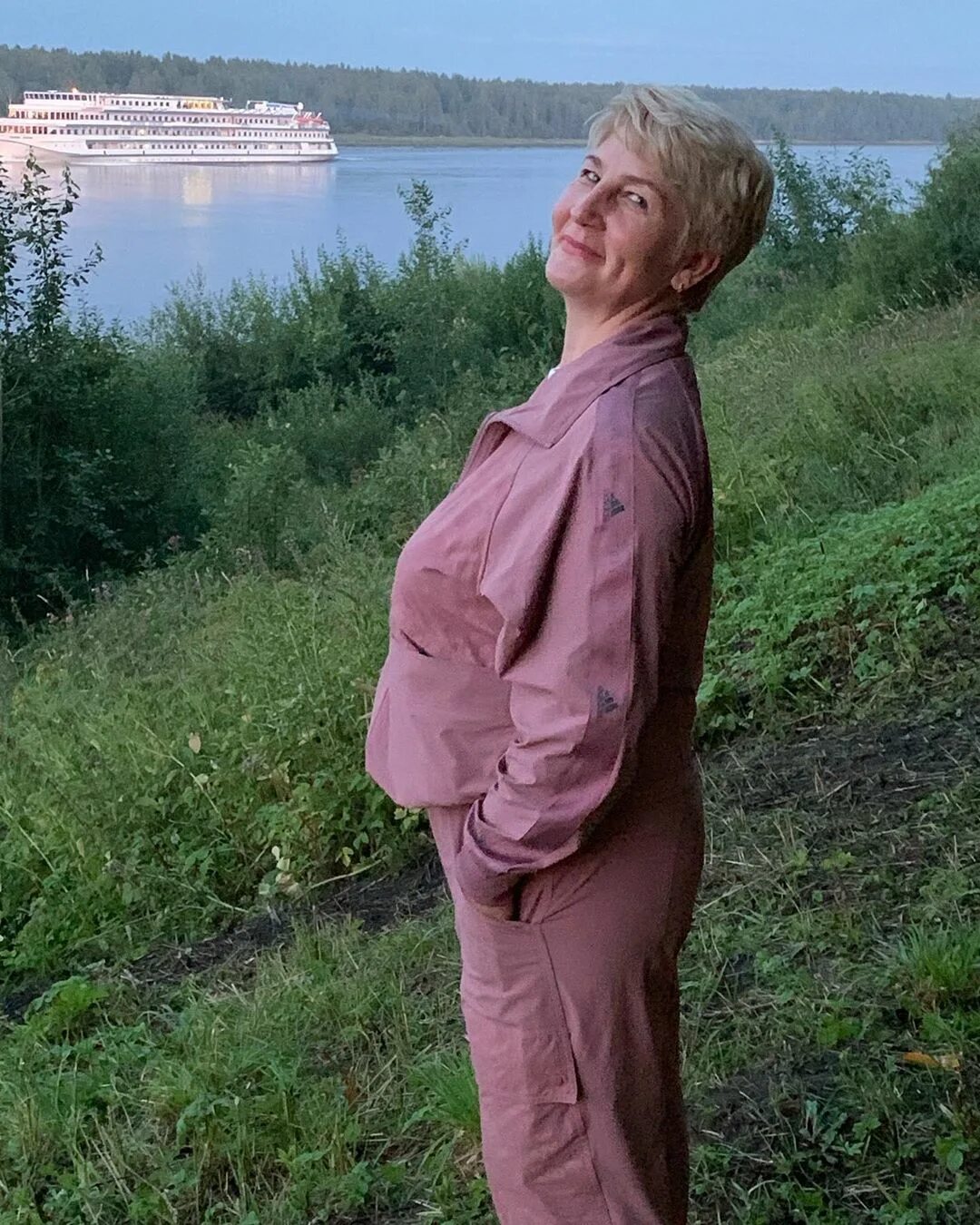 Мама ивлева. Ивлева в детстве. Настя ивьеева в детстве. Шоу ивлеевой. Настя ивлеева родители.