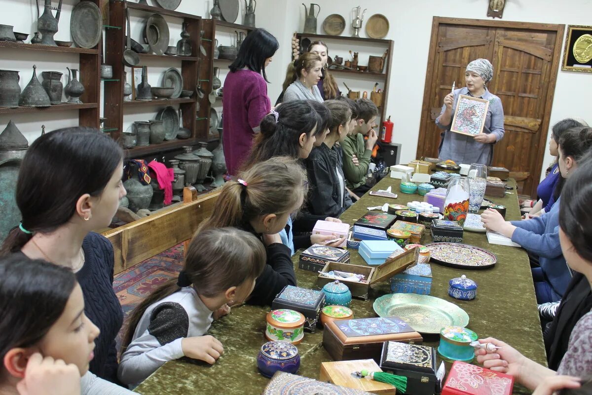 Сабина рамазановна дгу. Избербаш росреестр. Мастер избербаш. Мастер избербаш. Администрация города избербаш артур.