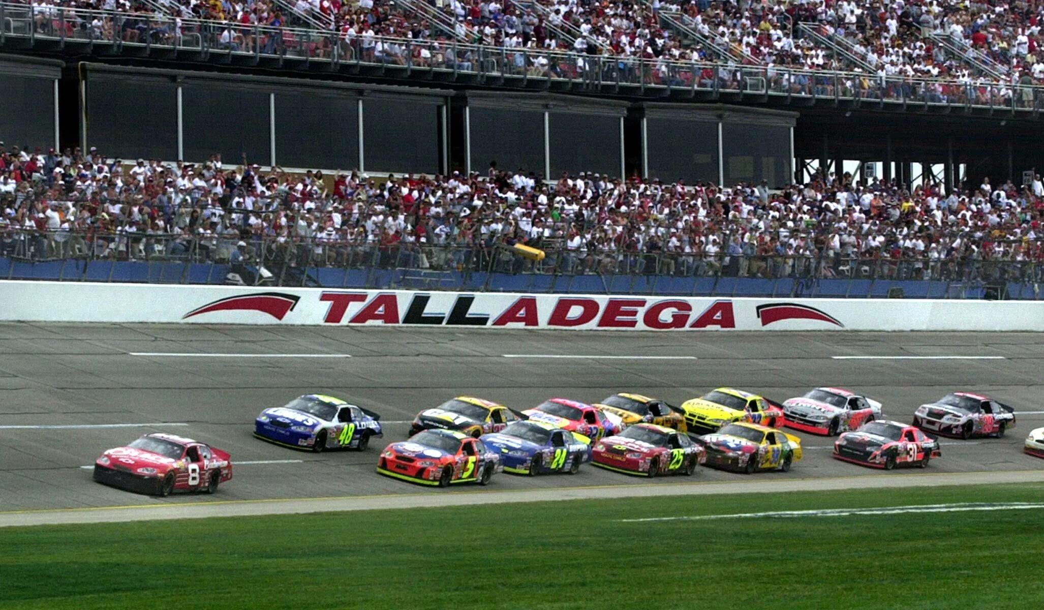 Круг наскар. Talladega Superspeedway. Наскар 2008. Talladega Superspeedway 1969. Наскар круг.