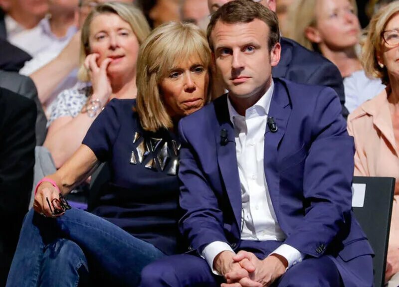Жена призелинта Франции ма. Макрон с женой. Франции Брижит Макрон. Жена президента Франции Макрона в молодости.