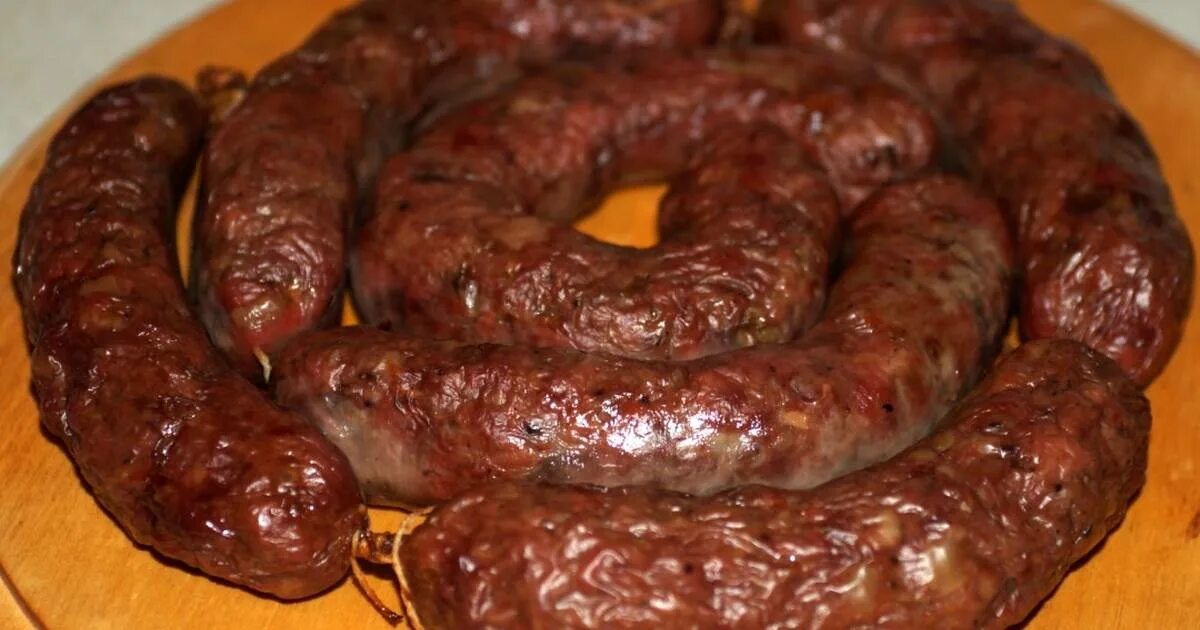 домашняя колбаса одесская. домашние свиные колбаски. домашняя свиная колбаса. тонкие колбаски. домашняя колбаса село казанское тюменской области.