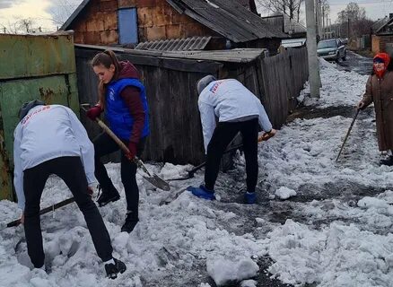 Очистили двор