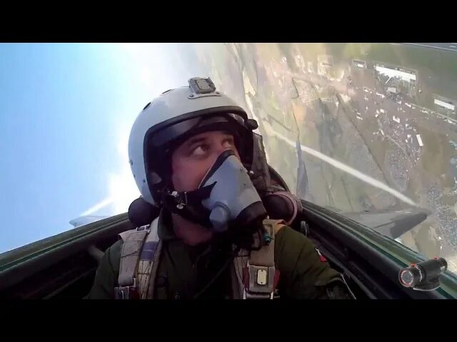 Миг 29 кабина пилота. Форма ввс польши. Пол пилот. Королевские ввс великобритании второй мировой. 303 эскадрилья ввс великобритании.