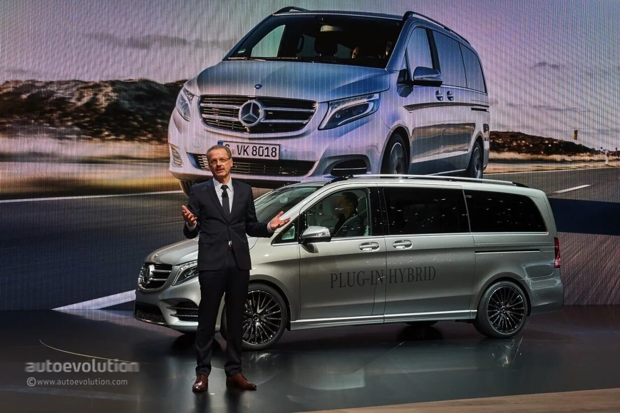 Mercedes hybrid. Mercedes Benz Vito гибрид. Минивэн гибрид Mercedes Benz. Мерседес минивэн 660. Шестилитровый Мерседес минивэн.