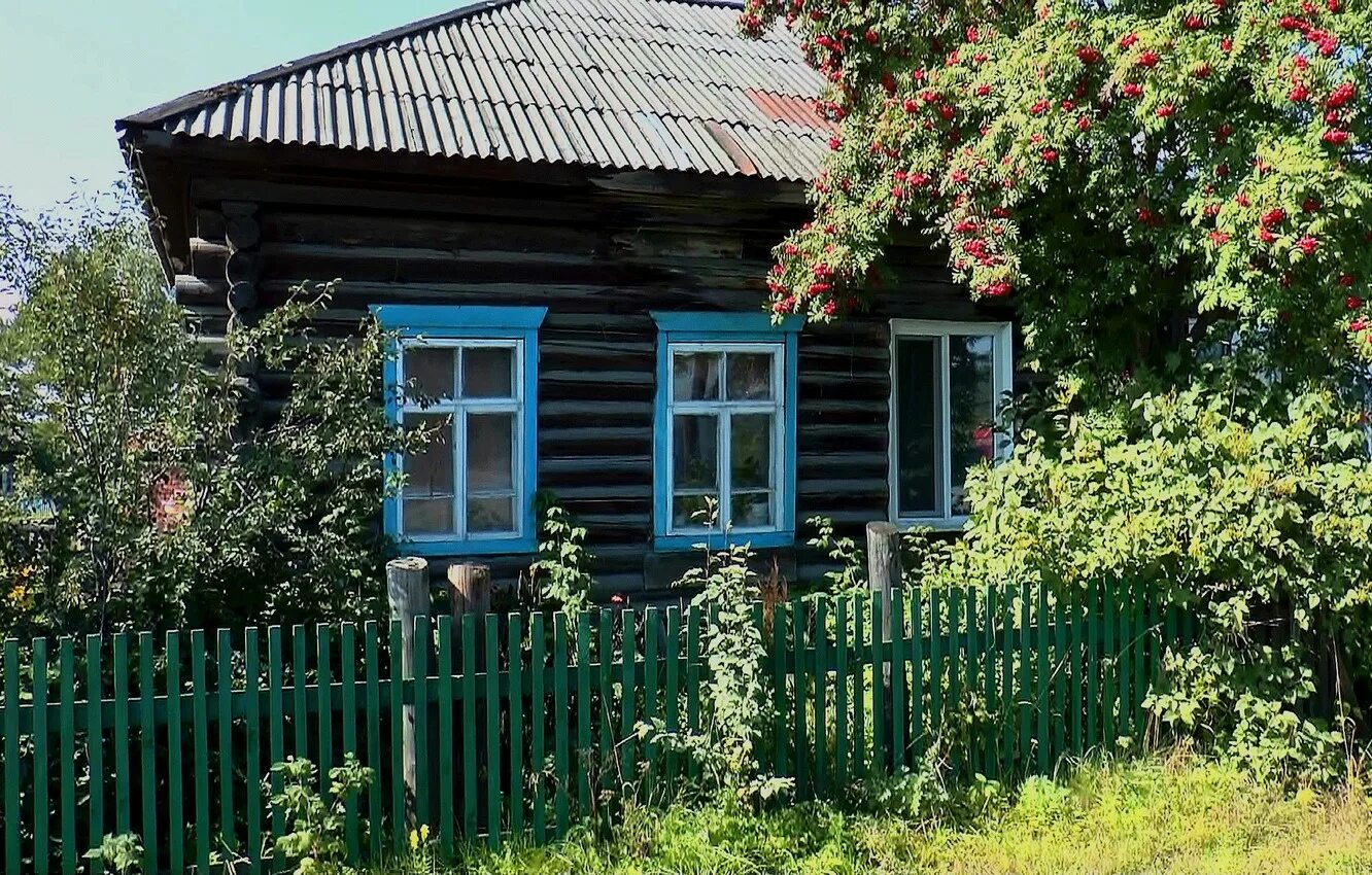 Снять дом в деревне вытти. Деревенский дом. домик в деревне. старые деревенские дома. деревенский домик летом.