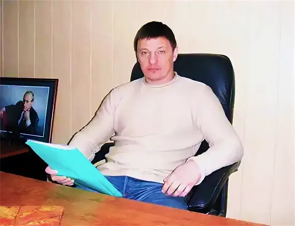 Кадина волгоград. Семья кадина владимира волгоград. Фото владимира кадина волгоград. Кадин волгоград кладбище. Кадина волгоград.