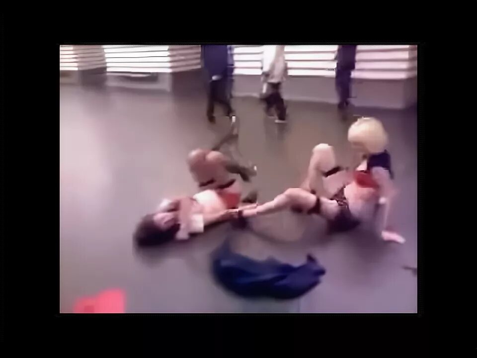 Спящие японцы на улице. Видеоролики с пьяными женщинами. Откровение любви / ai no mukidashi (2008). Hot drunk chicks пьяные японки. Бесплатные видео пьяные японки.