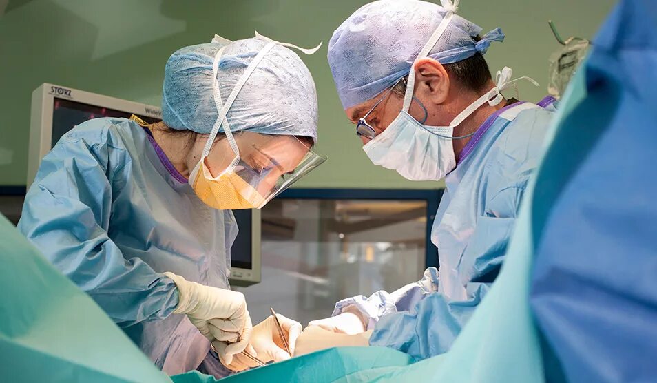 4 surgery. Микрографическая хирургия. Сутки после операции на сердце открытом в реанимации.