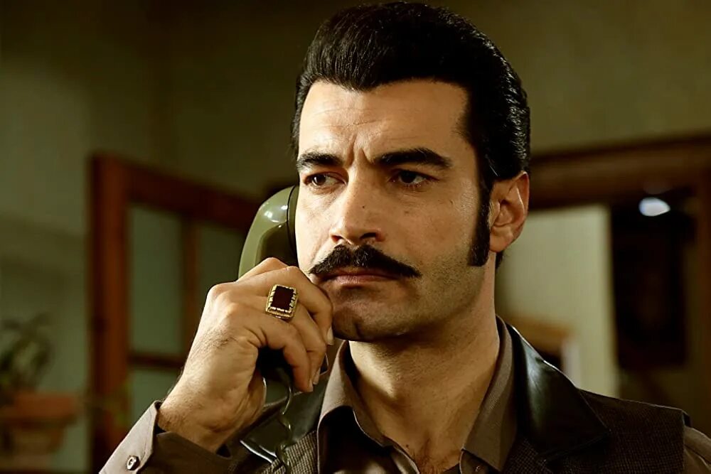 Мурат юналмыш однажды в чукурова. Зулайхо турецкий сериал. Женщина тур сериал. Джихангир джейхан сериалы. Однажды в чукурова турецкий сериал.