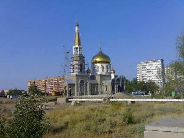 Храм г волжский. Храм на площади ленина волжский. Храм патриарха тихона волжский. Храм г волжский. Храм на площади ленина волжский.