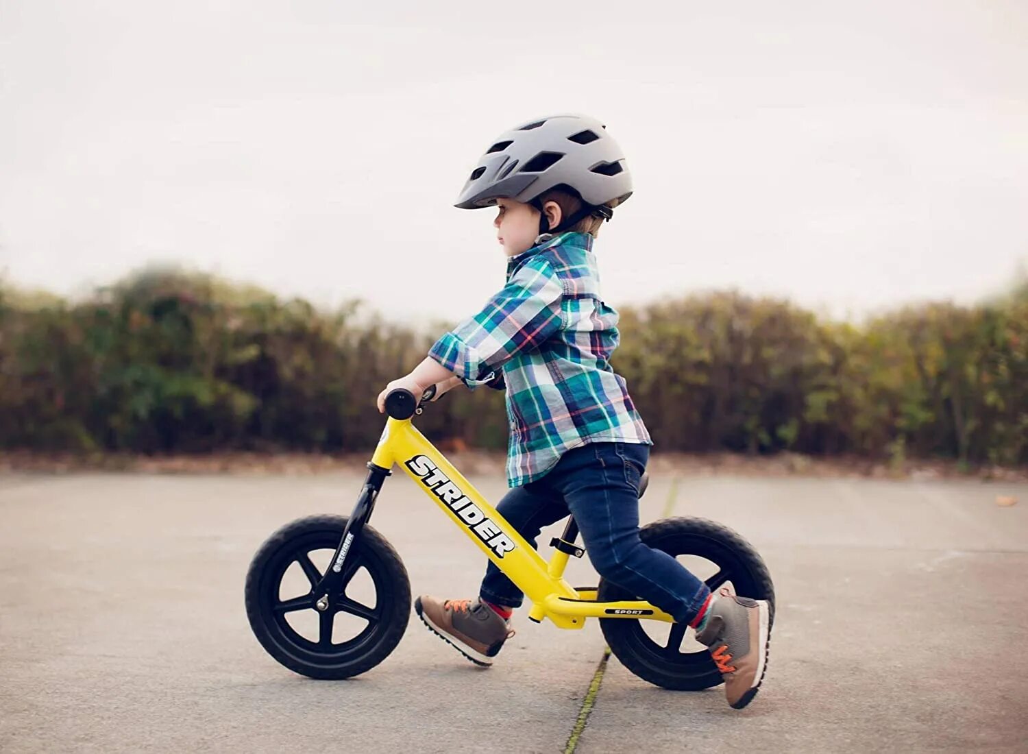 Лучший беговел для ребенка. Беговел Страйдер 14. Беговел Strider Bike. Беговел Strider 12. Беговел Страйдер 12 желтый.