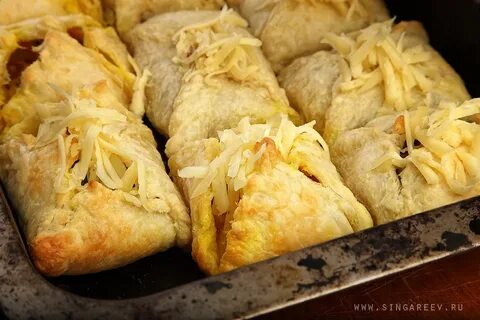 Пирожки с мясом слоеное тесто в духовке